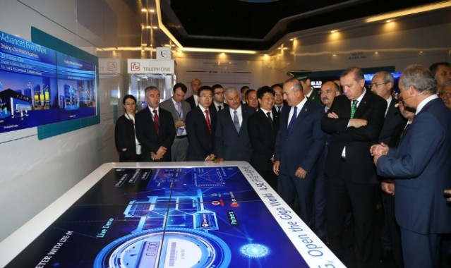 Erdoğan teknoloji devini ziyaret etti