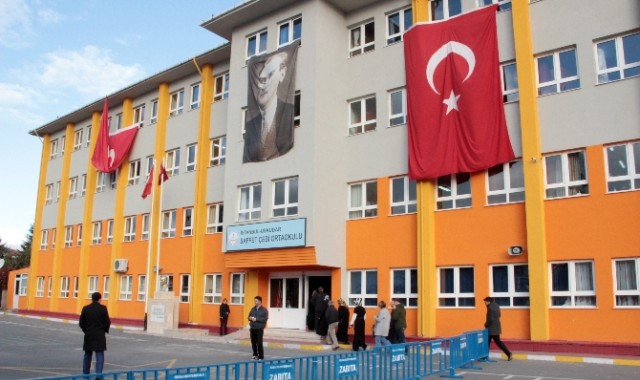 Erdoğan'ın oy kullanacağı okulda yoğun güvenlik önlemi