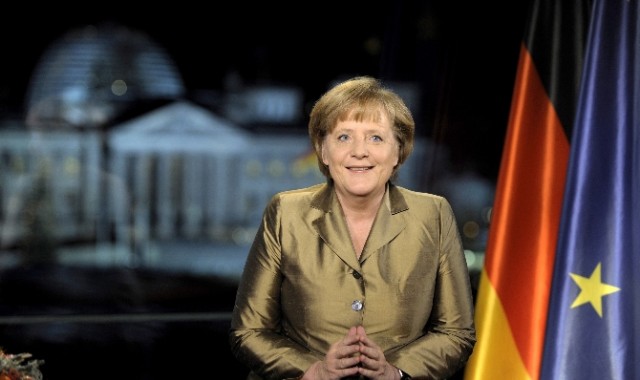 Merkel'den Davutoğlu'na tebrik telefonu
